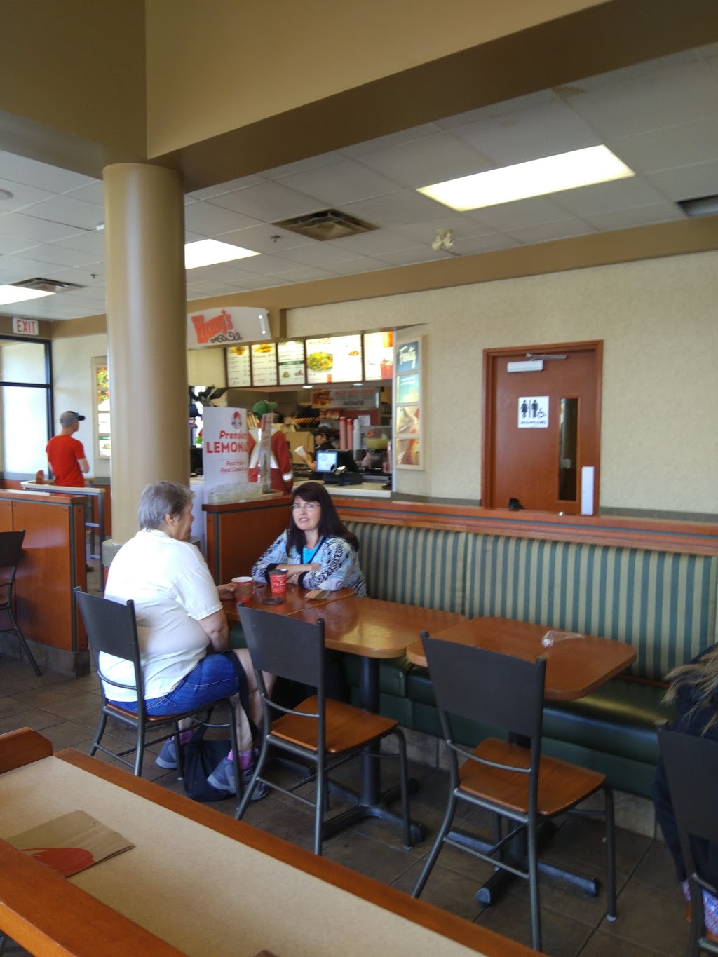 Wendys | 1078 BC-101, Gibsons, BC V0N 1V0, Canada | Phone: (604) 886-0822