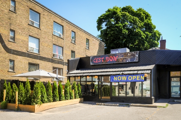 Cest Bon Restaurant | 2685 Yonge St, Toronto, ON M4N 2H8, Canada | Phone: (416) 932-2811