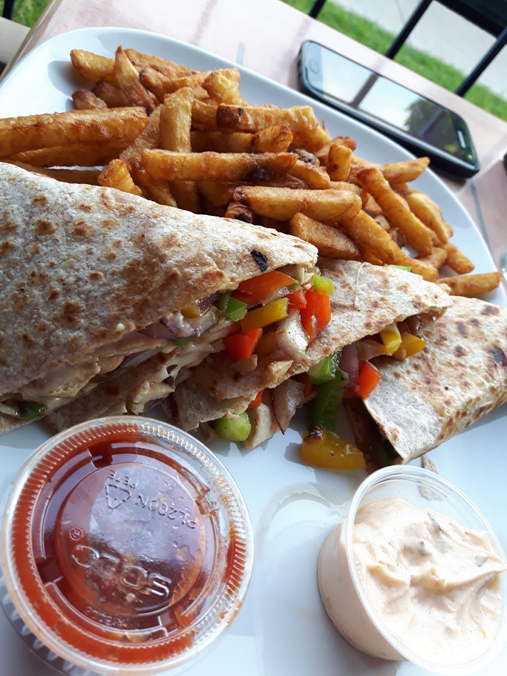 Restaurante Creme Cafe | 1 8e Av, LaSalle, QC H8P 1Y5, Canada | Phone: (514) 363-2581