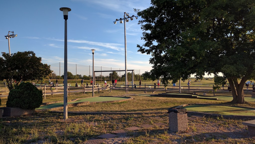 On The Green Driving Range & Mini Golf | 3232 Jockvale Rd, Nepean, ON K2J 4J7, Canada | Phone: (613) 823-7996