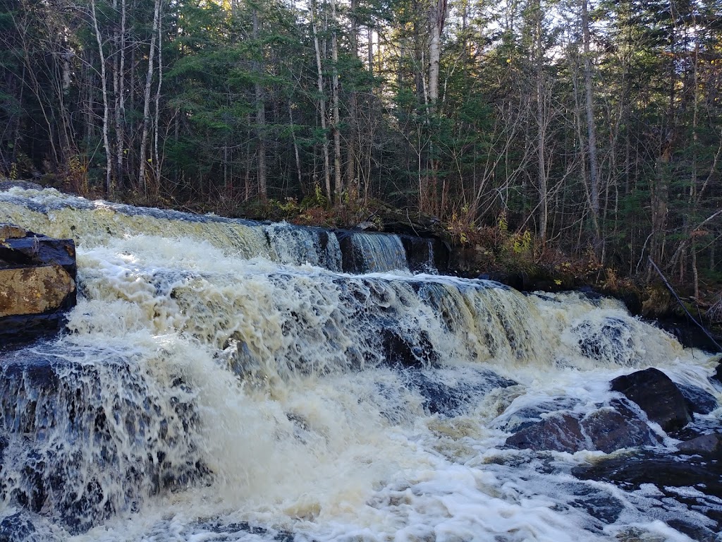 Pourvoirie des Trois Lacs | Chem. de Lapointe, Saint-Bruno-de-Kamouraska, QC G0L 2M0, Canada | Phone: (418) 495-2054