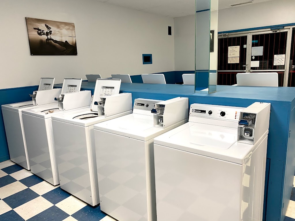 Bernards Quik Mart & Laundromat | 126 Bayview Drive, Summerside, PE C1N 4A1, Canada | Phone: (902) 436-8609