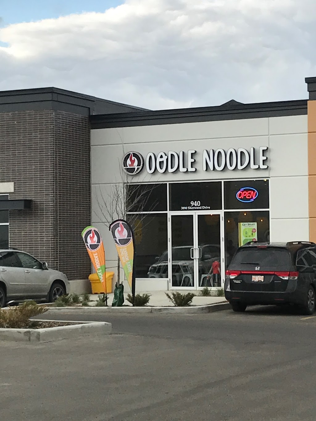 Oodle Noodle | 3890 Sherwood Dr #940, Sherwood Park, AB T8H 0Z9, Canada | Phone: (780) 467-1435