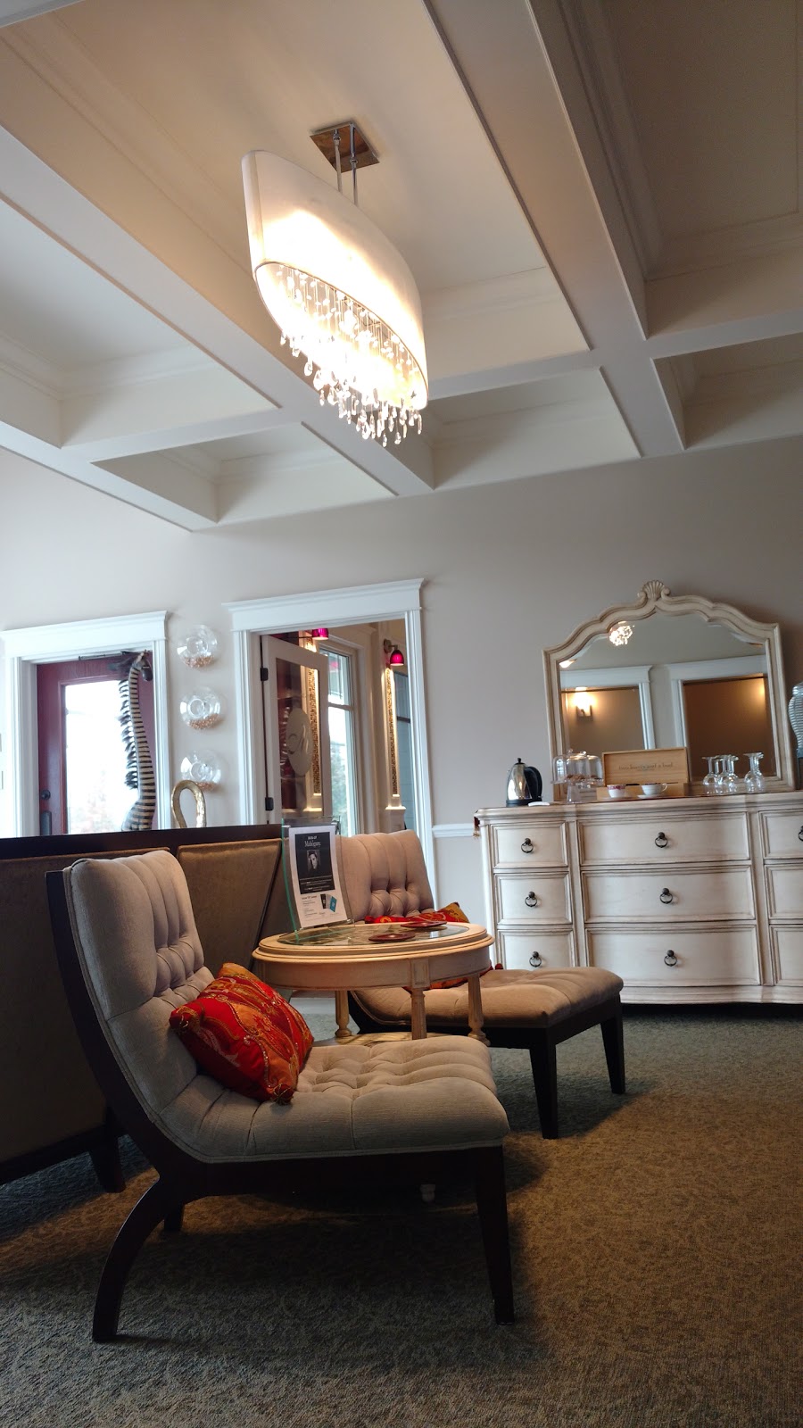 Mahogany Salon and Spa | 369 Napoleon St, Carleton Place, ON K7C 3Y3, Canada | Phone: (613) 492-3334