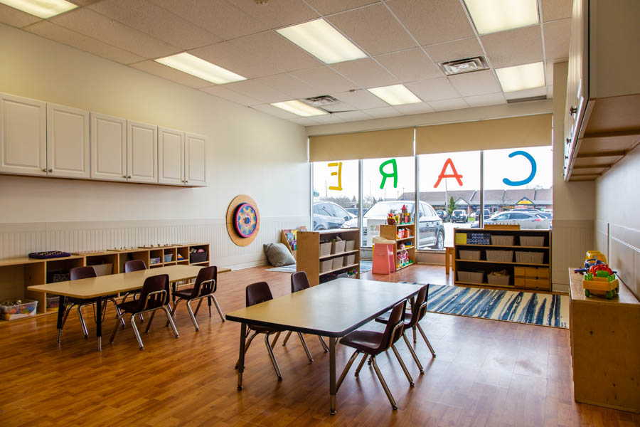 Alphas Discovery Kids Preschool and Daycare | 609 Ford Dr Unit 3-4, Oakville, ON L6J 7Z6, Canada | Phone: (905) 337-7225