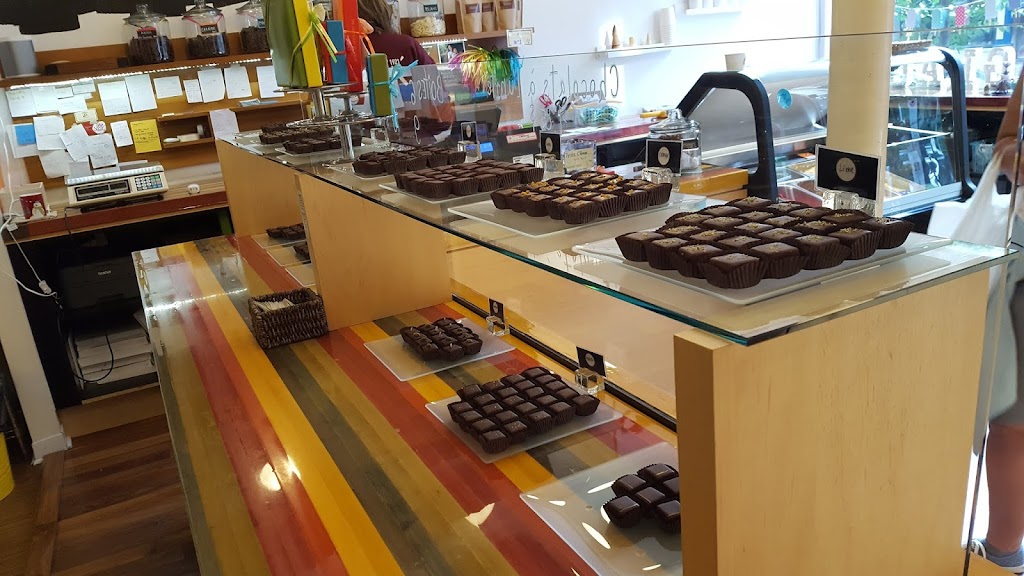 Les Chocolats de Chloé | 546 Av. Duluth E, Montréal, QC H2L 1A9, Canada | Phone: (514) 849-5550