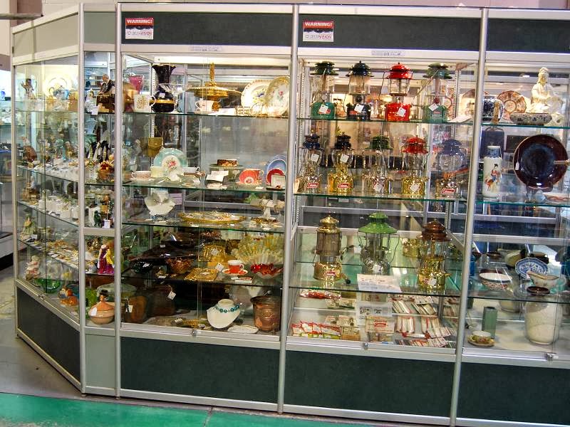 Roadshows 400 Antiques Mall | 2207 Industrial Park Rd, Innisfil, ON L9S 3V9, Canada | Phone: (705) 436-6222