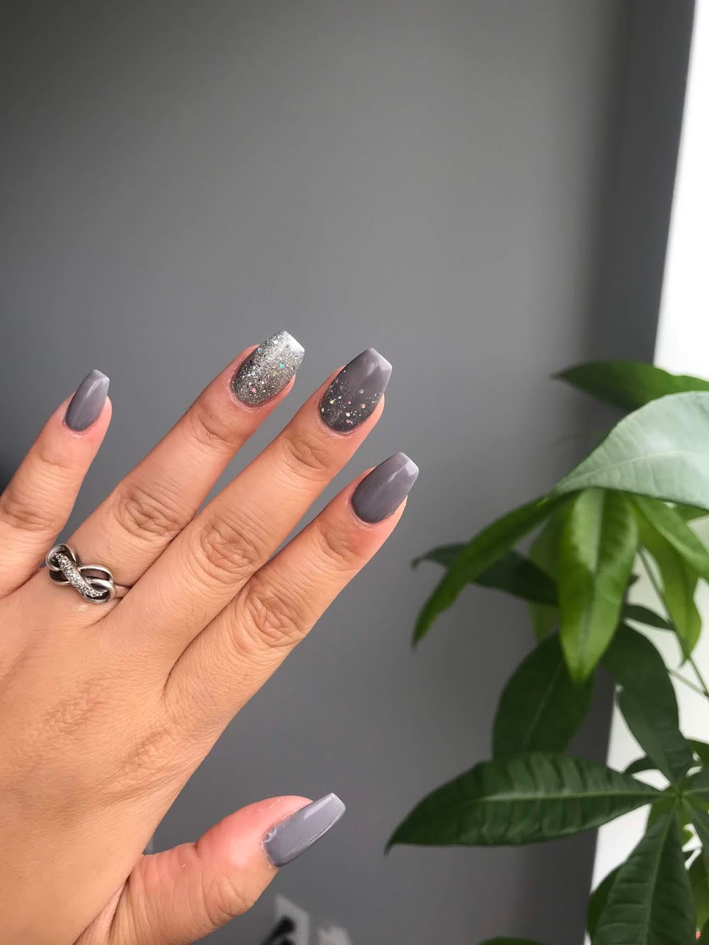 Hot Nails | 725 Ottawa St S, Kitchener, ON N2E 3H5, Canada | Phone: (519) 571-8566