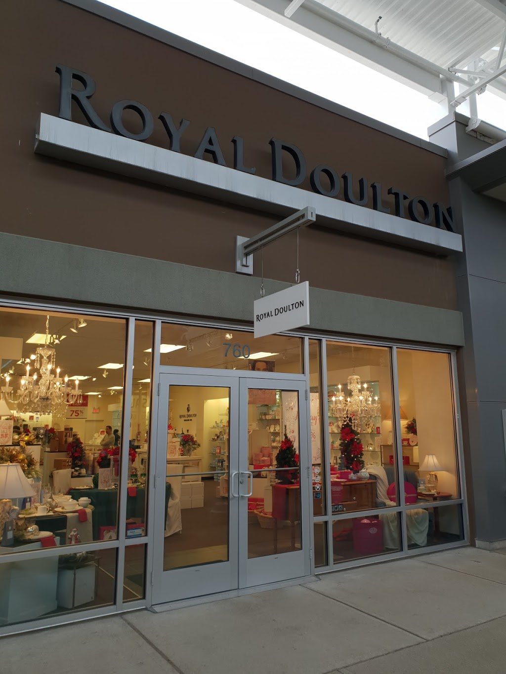 Royal Doulton Outlet | 13850 Steeles Ave W #760, Halton Hills, ON L7G 0J1, Canada | Phone: (905) 636-1322