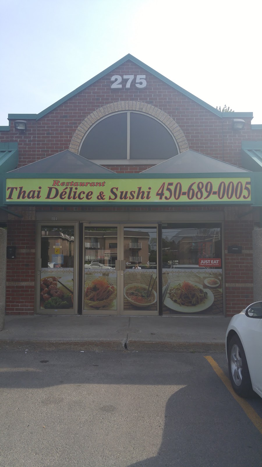 Restaurant Thai Delice & Sushi | 275 Boulevard Samson, Laval, QC H7X 2Z7, Canada | Phone: (450) 689-0005