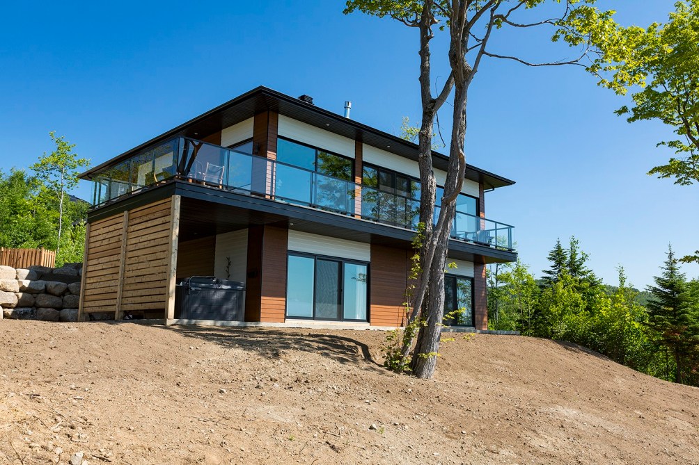 Chalet La Villa Ocena | 297 Chemin Pierre-de-Sales, Les Éboulements, QC G0A 2M0, Canada | Phone: (418) 809-9591