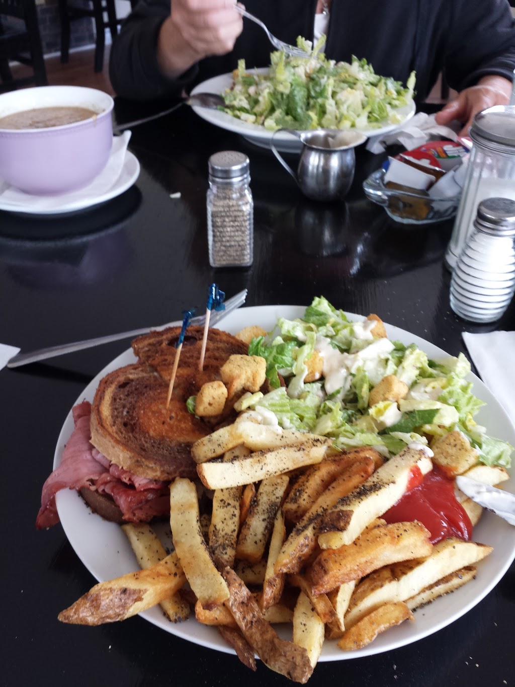 Tillys By The Bay Café & Bakery | 168 N Sykes St, Meaford, ON N4L 1G6, Canada | Phone: (519) 538-1113