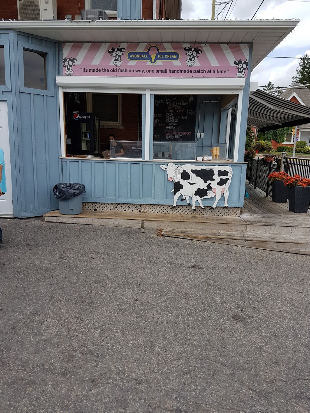 Avondale Ice Cream | 12 Park Dr, Whitchurch-Stouffville, ON L4A 8A4, Canada | Phone: (905) 640-8494