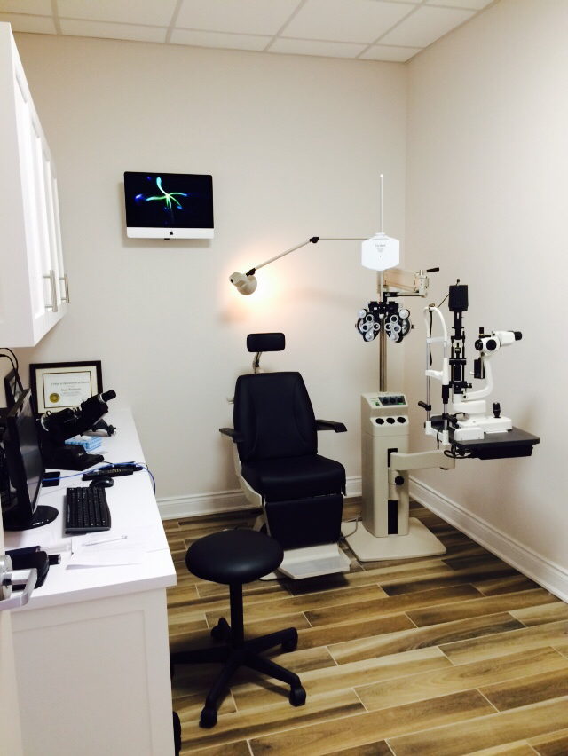 Clarkson Eye Care - OPTOMETRIST | 1020 Johnsons Ln a4, Mississauga, ON L5J 2P7, Canada | Phone: (905) 916-3937