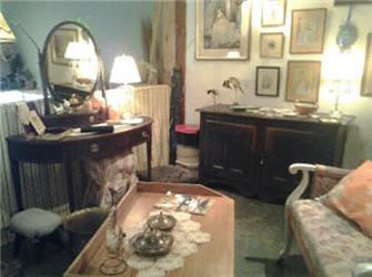 Brocantique | 750 Rue Principale E, Sainte-Agathe-des-Monts, QC J8C 1L3, Canada | Phone: (819) 323-2363