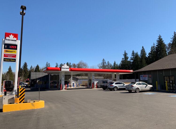 Coombs Corner Convenience | 2484 Alberni Hwy, Coombs, BC V0R 1M0, Canada | Phone: (250) 586-6111