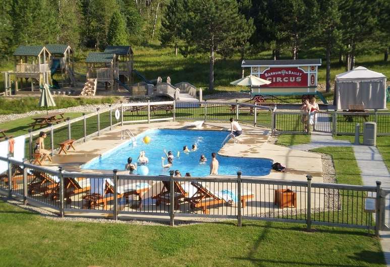 Chalet Najah | 677 Chemin Nephtalie-Maher, Labelle, QC J0T 1H0, Canada | Phone: (514) 999-5273