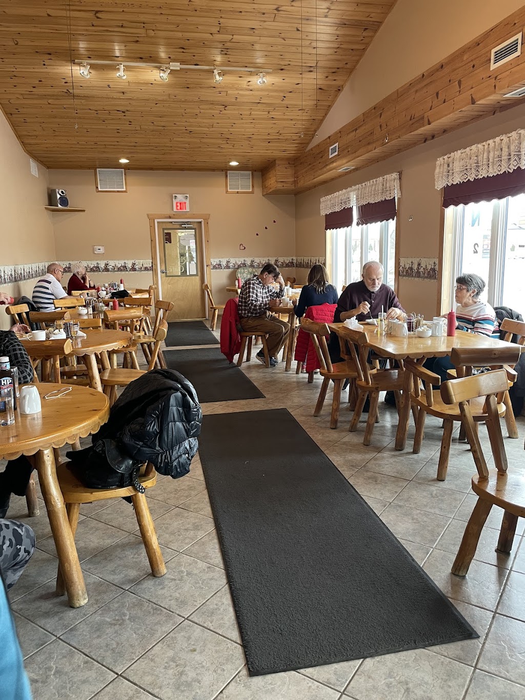 Sunrise Cafe | 235 Goderich St, Port Elgin, ON N0H 2C1, Canada | Phone: (519) 832-2021