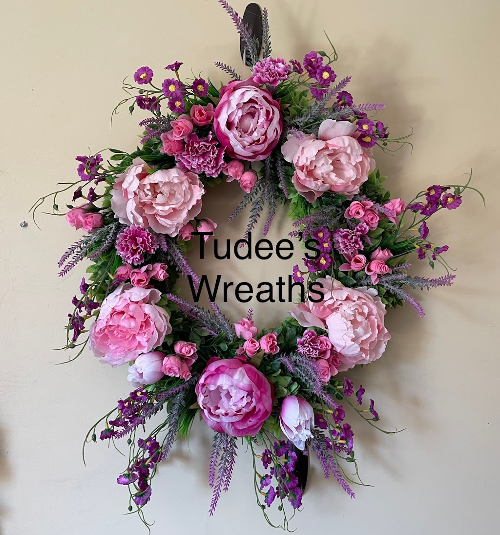 Tudees Wreaths | Call for consultation, Code Dr RR5, Smiths Falls, ON K7A 4S6, Canada | Phone: (613) 283-1391