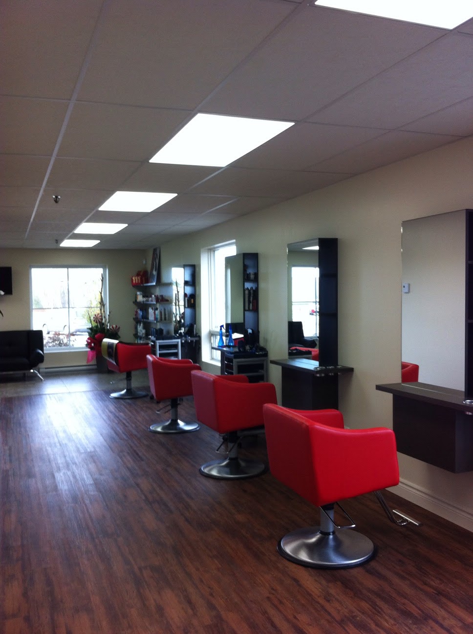 Coiffure Esthétique Uniq | 400 Rue Miner, Cowansville, QC J2K 3Y7, Canada | Phone: (450) 955-3266