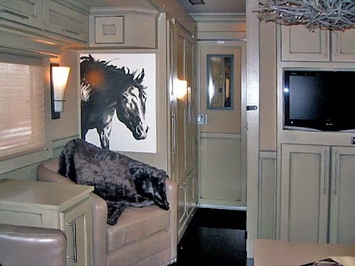 Sky Horse Trailers | Okotoks, AB T1S 1R1, Canada | Phone: (403) 995-9995