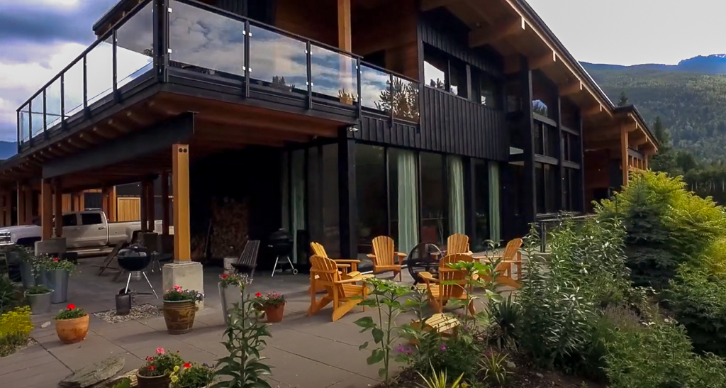 Reve Chalet | 3669 Catherwood Rd, Revelstoke, BC V0E 2S1, Canada | Phone: (888) 513-4448