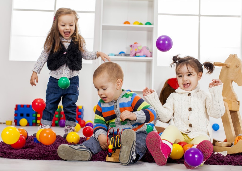 Trafalgar Oaks Child Care | 300 River Oaks Blvd E, Oakville, ON L6H 5T1, Canada | Phone: (905) 337-1088