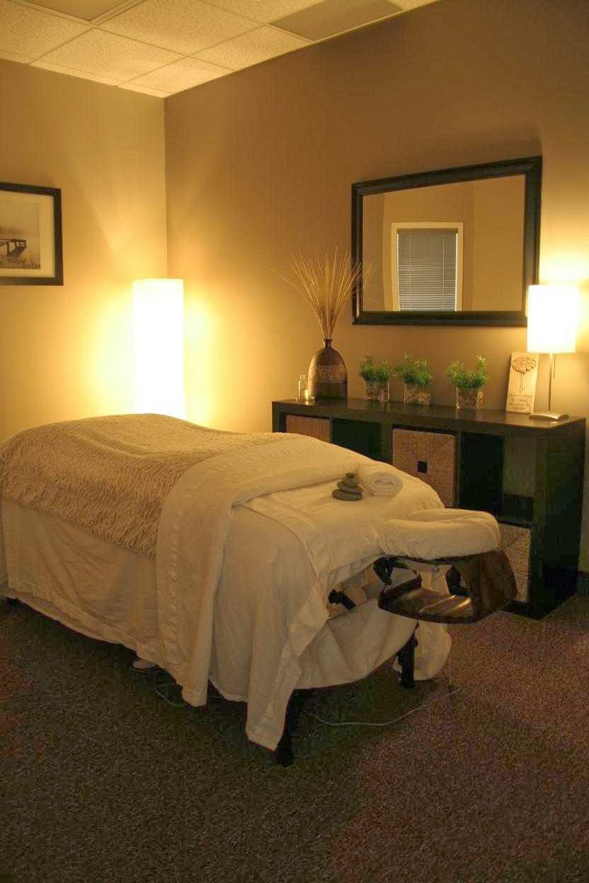 Parkway Massage Therapy | 2825 Lauzon Pkwy #207, Windsor, ON N8T 3H5, Canada | Phone: (519) 945-0755