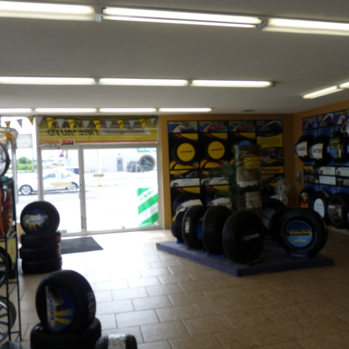 Beverly Tire & Auto | 209 S Service Rd, Grimsby, ON L3M 1Y6, Canada | Phone: (905) 309-9191