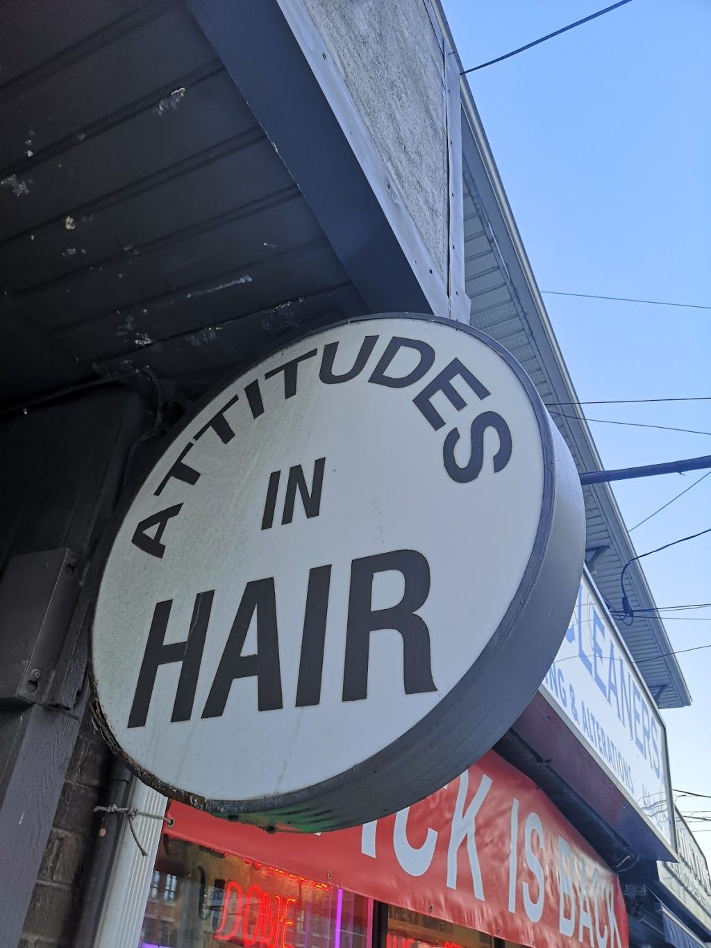 Attitudes In Hair | 933 Mt Pleasant Rd, Toronto, ON M4P 2L7, Canada | Phone: (416) 483-9300