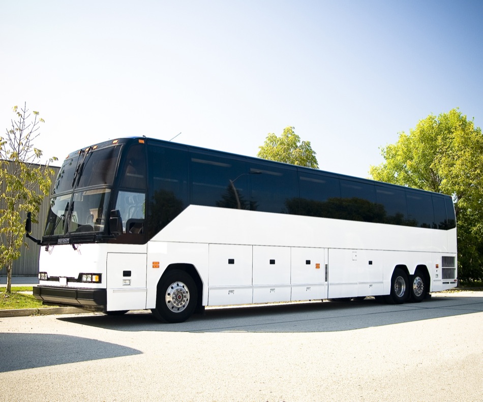 Tours Coach Canada | 32 Stoffel Dr, Etobicoke, ON M9W 1A8, Canada | Phone: (416) 444-3000