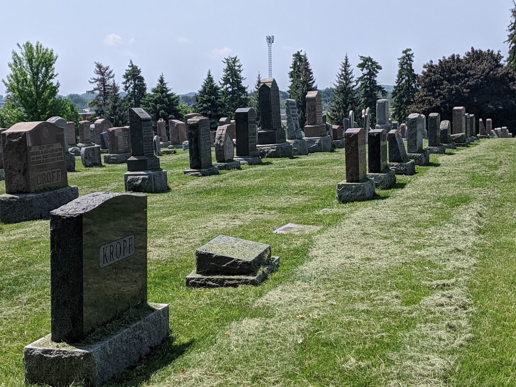 St. Peters Lutheran Cemetery | 243 Weber St E, Kitchener, ON N2H 1E9, Canada | Phone: (519) 741-2880