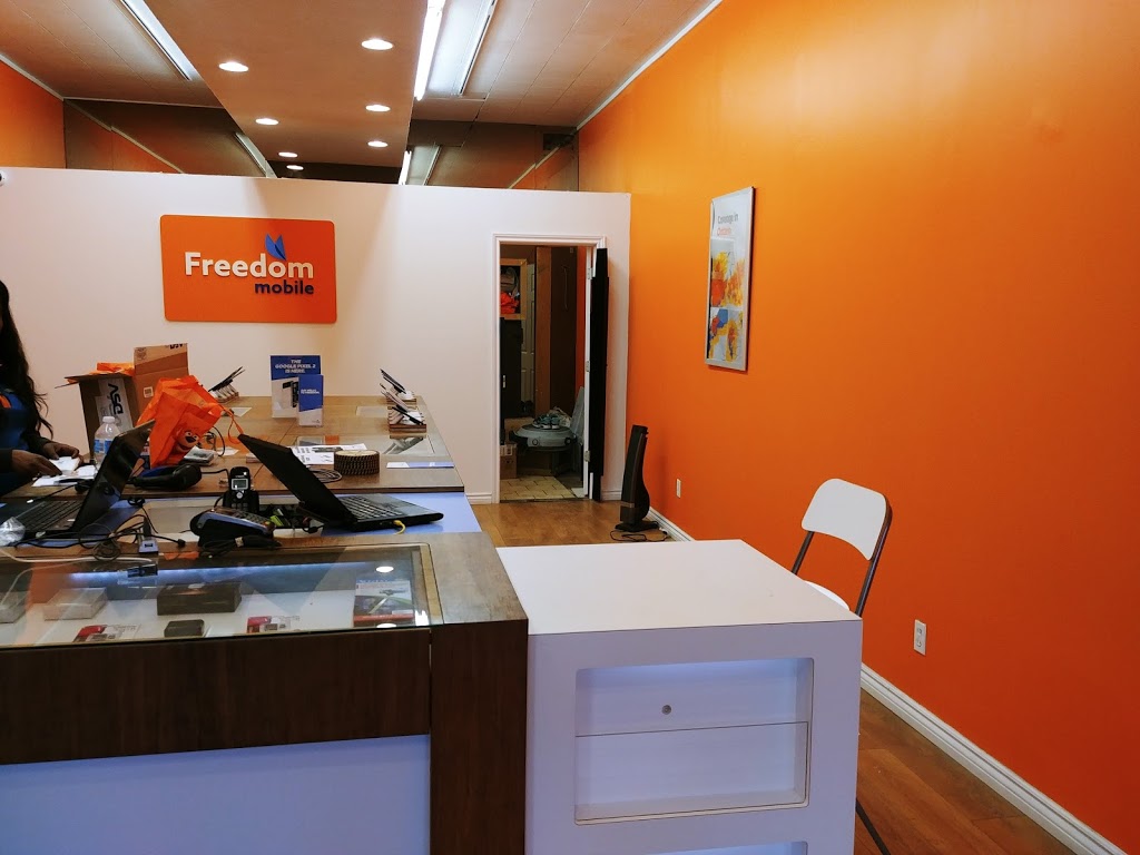 Freedom Mobile | 1660 Eglinton Ave W, York, ON M6E 2H2, Canada | Phone: (416) 781-1444