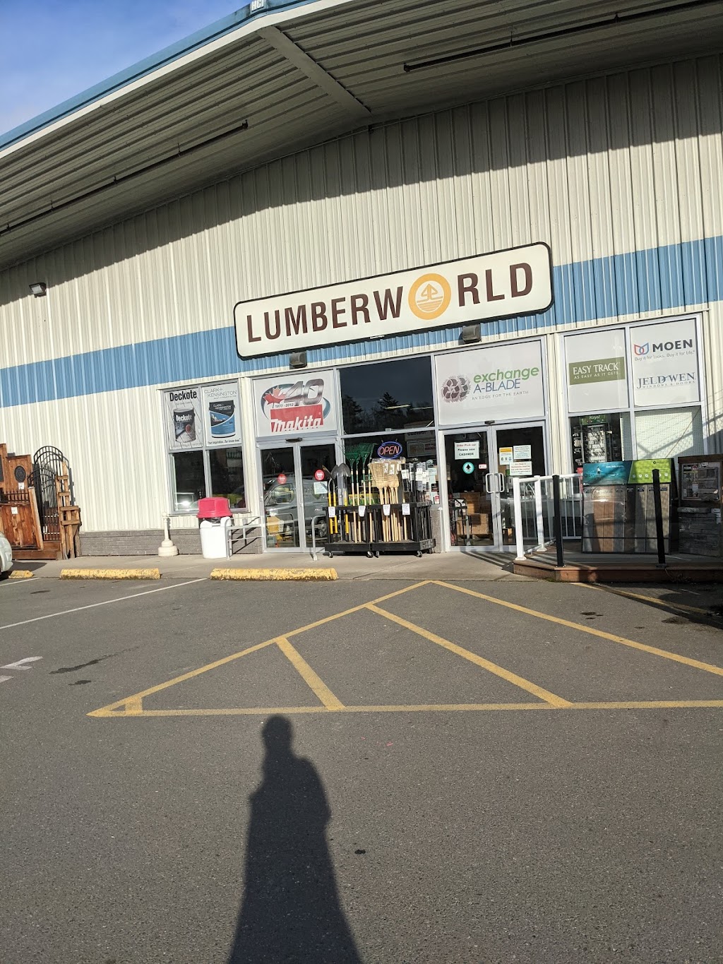 Lumberworld | 3955 Quadra St, Victoria, BC V8X 1J7, Canada | Phone: (250) 479-7151