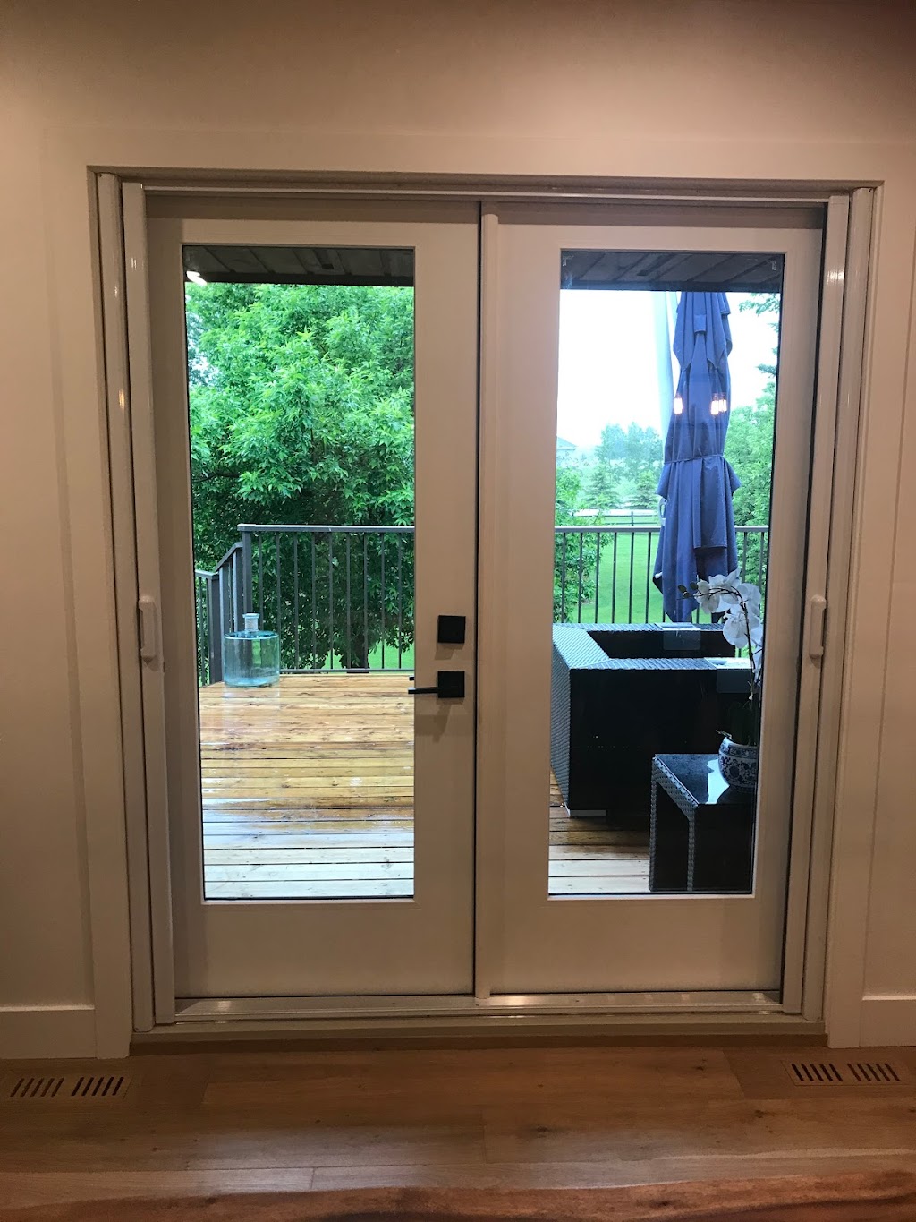 Screen Queen Retractable Screen Doors | Marquis Ln SE, Calgary, AB T3M 2G6, Canada | Phone: (403) 651-2858