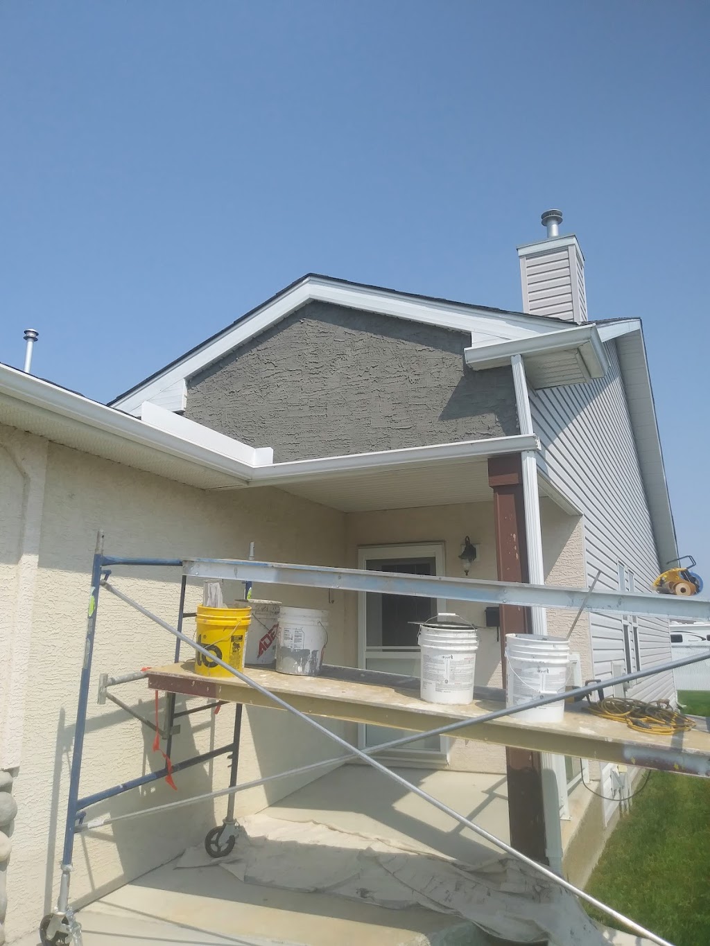 ECO-MAX CONSTRUCTION - STUCCO REPAIRS & EXTERIOR PAINTING | 2727 28 Ave SE, Calgary, AB T2B 0L4, Canada | Phone: (587) 229-1645