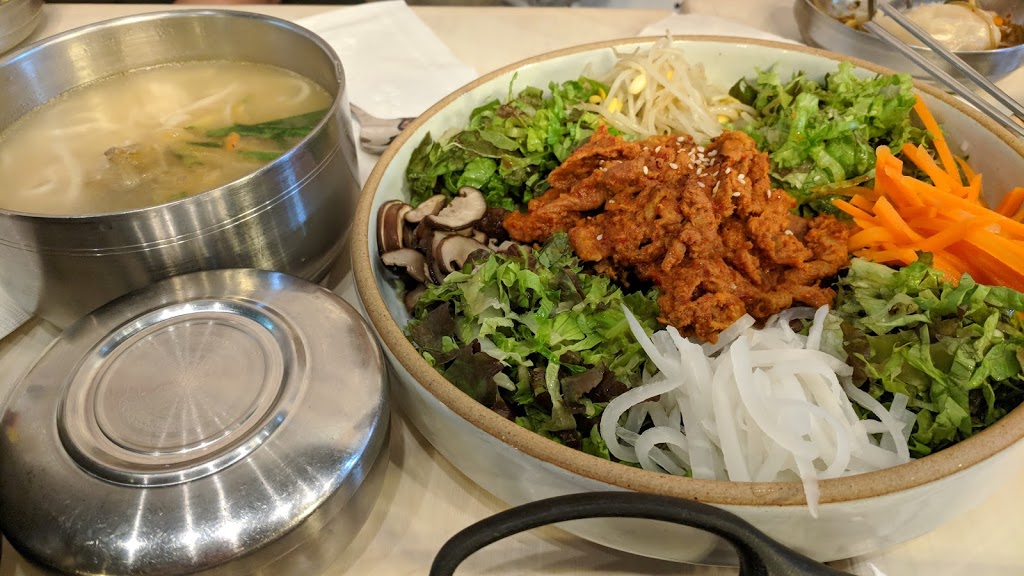 Myungdong Noodle Shabu-Shabu | 2560 Shepard Ave #5, Mississauga, ON L5A 4E1, Canada | Phone: (905) 306-1010