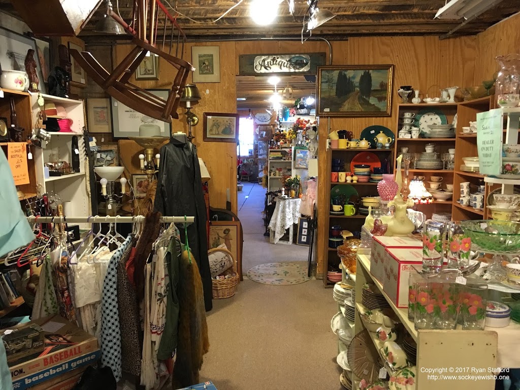 Shawnee Country Barns Antique Co-Op | 6608 Shawnee Rd, North Tonawanda, NY 14120, USA | Phone: (716) 731-1430