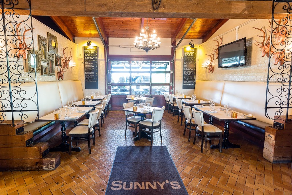 Restaurant Bar Sunnys | 2400 Rang Saint Antoine, Vaudreuil-Dorion, QC J7V 8P2, Canada | Phone: (450) 455-1100