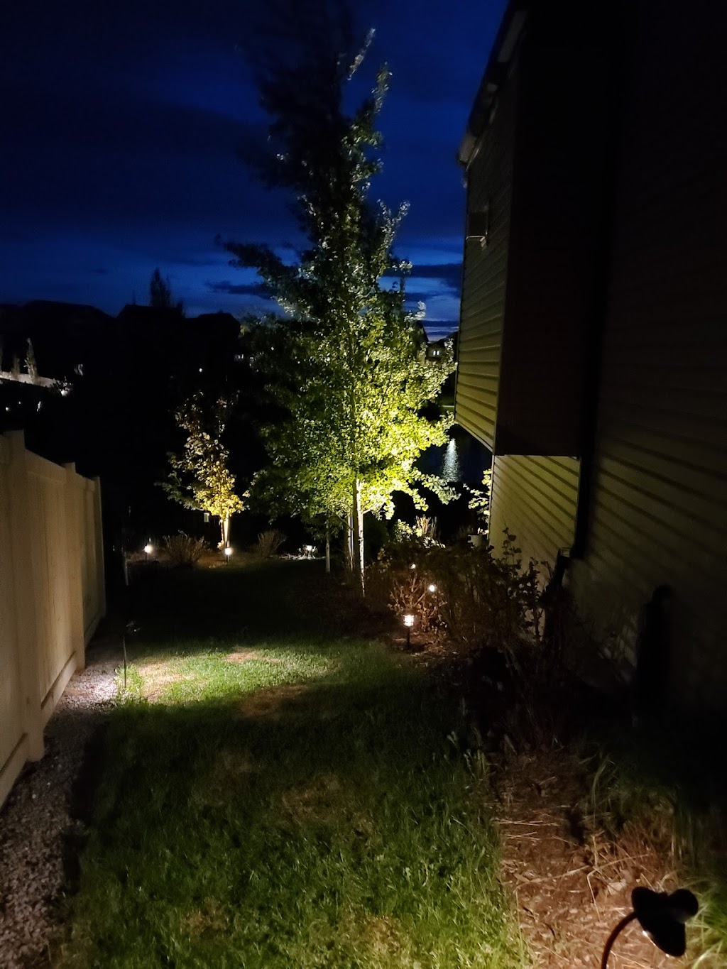 The Edmonton Landscape Lighting Company | 7468 May Common NW, Edmonton, AB T6R 0G9, Canada | Phone: (780) 915-6910