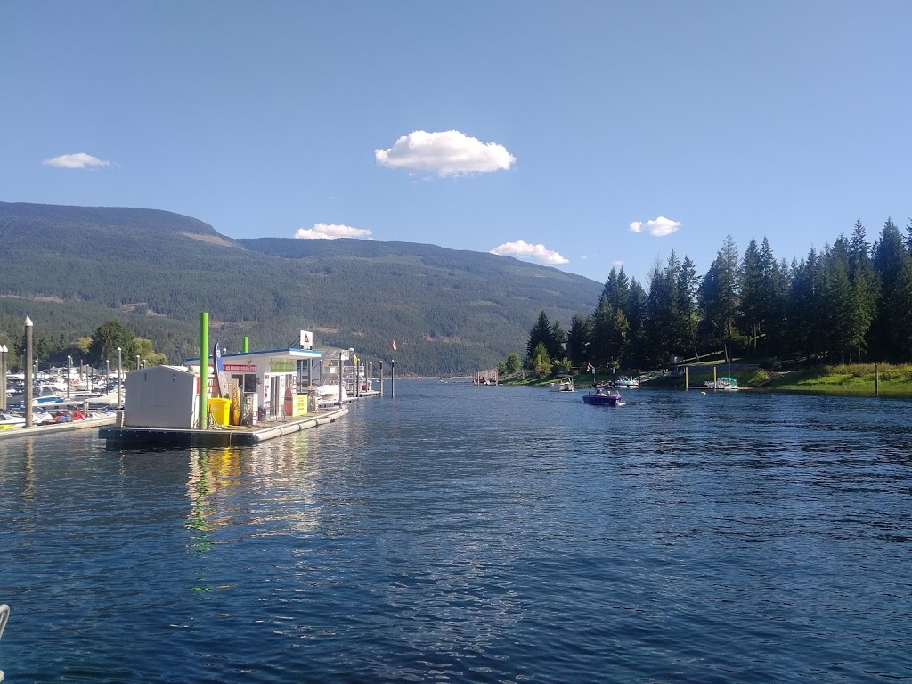 Totem Pole Resort & Marina | 7429 Sunnybrae-Canoe Point Rd, Tappen, BC V0E 2X0, Canada | Phone: (250) 835-4567