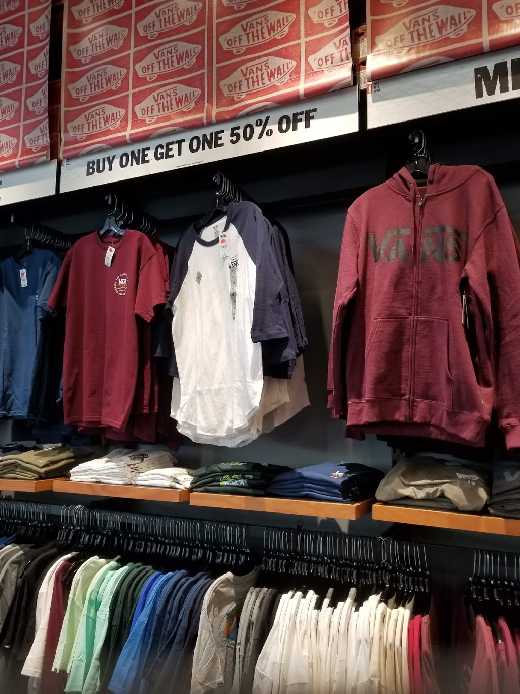 Vans | 300 Taylor Rd, Niagara-on-the-Lake, ON L0S 1J0, Canada | Phone: (905) 687-6777