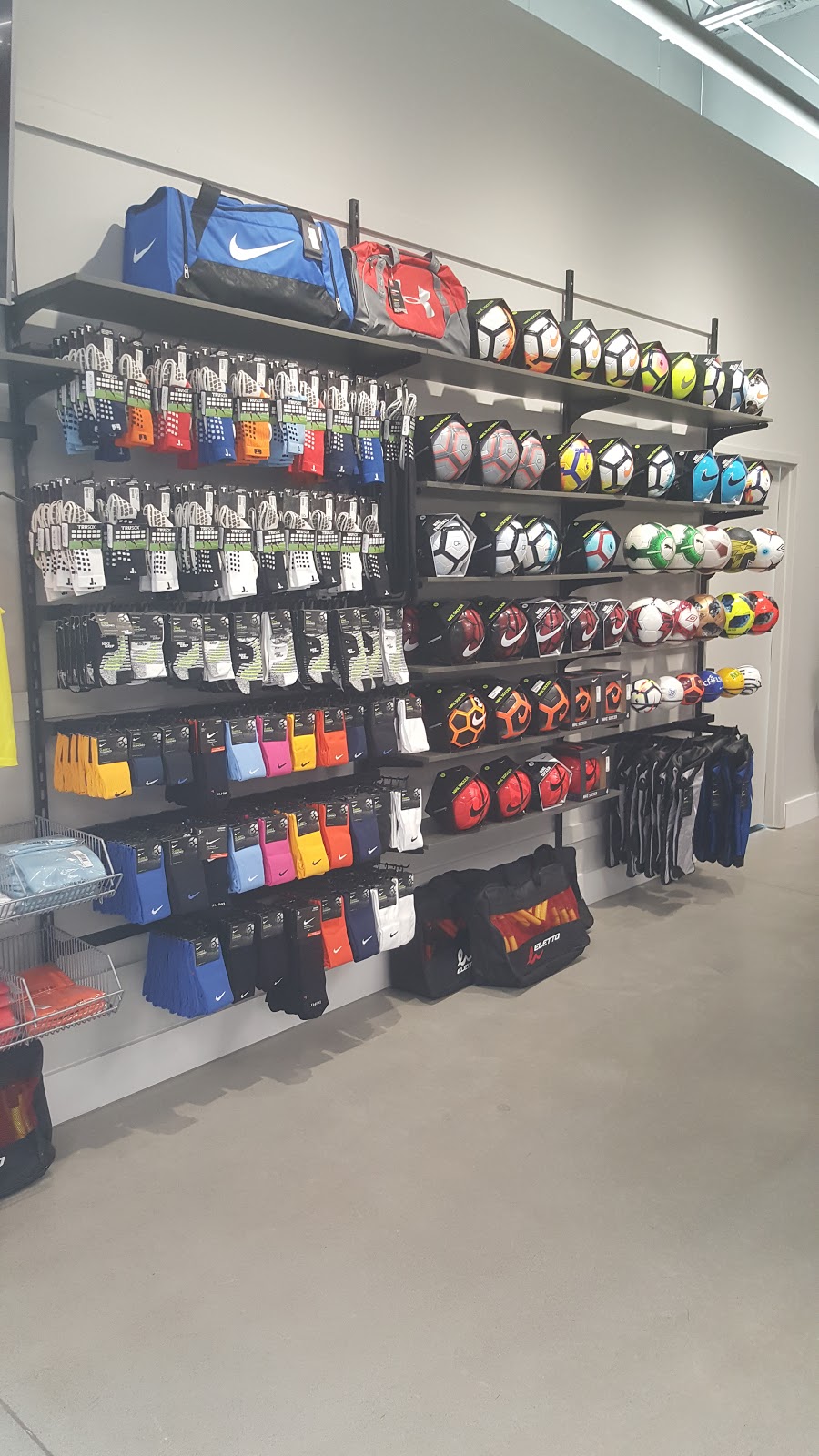 Soccer Maxx | 1860 Major Mackenzie West #H5, Maple, ON L6A 4R9, Canada | Phone: (905) 417-2277