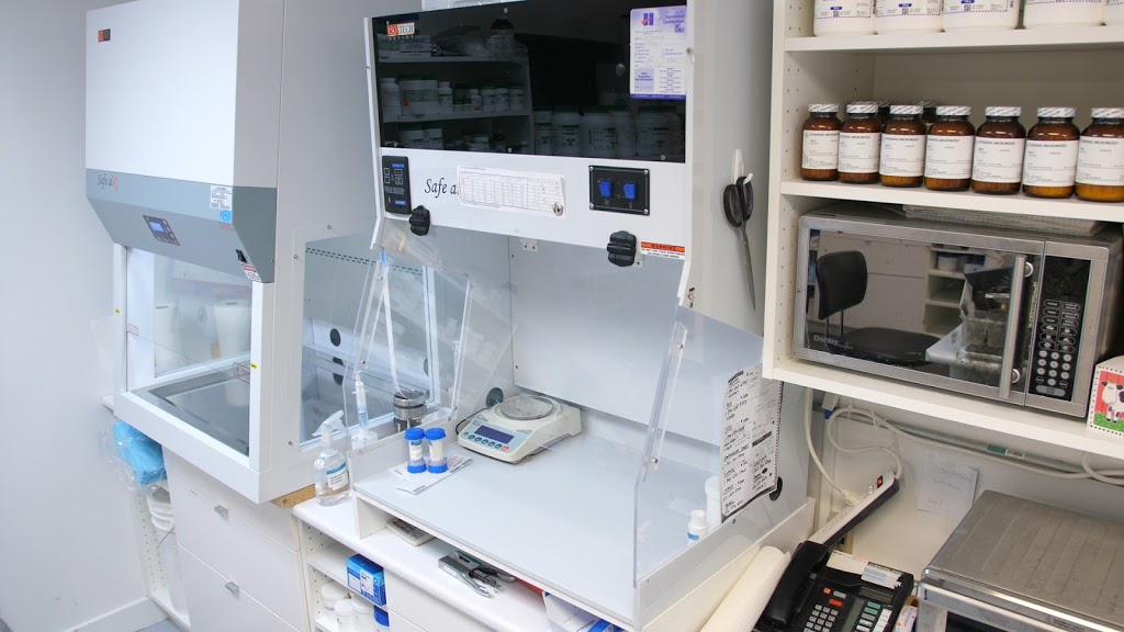 Aurora Compounding Pharmacy | 15017 Yonge St, Aurora, ON L4G 1M5, Canada | Phone: (905) 727-1343