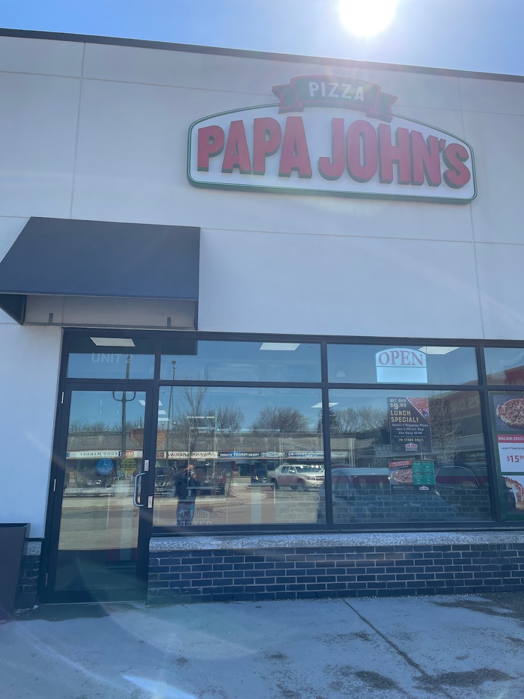 Papa Johns Pizza | 1122 Henderson Hwy Unit 2, Winnipeg, MB R2G 1L1, Canada | Phone: (431) 317-3377