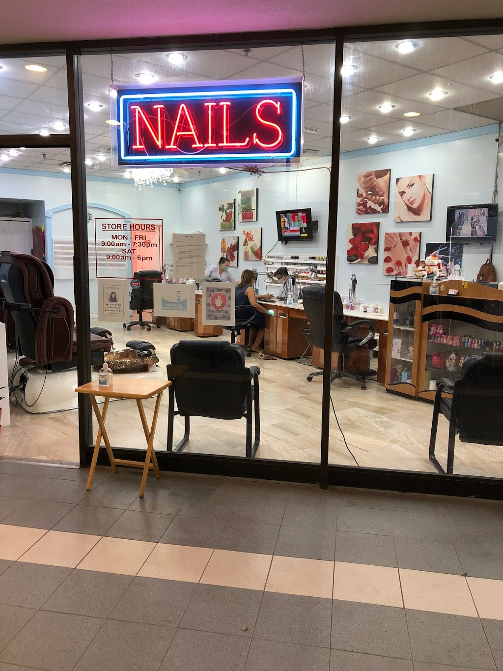 Nails Tech | 550 Fennell Ave E, Hamilton, ON L8V 4S9, Canada | Phone: (905) 318-9895